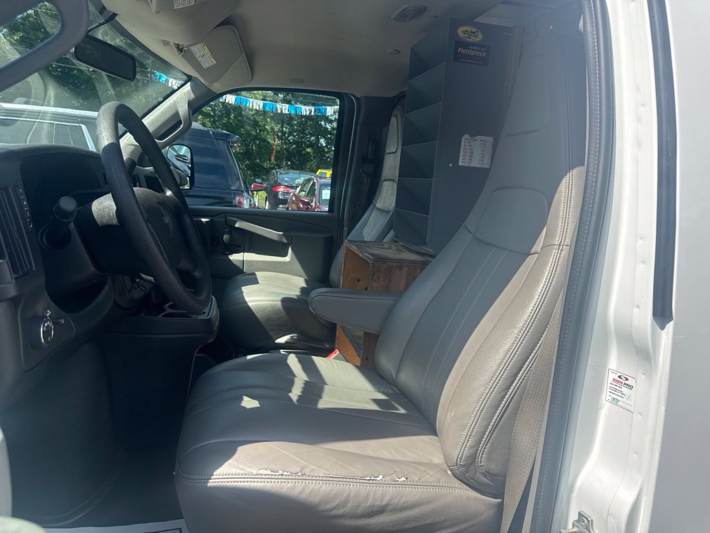 Used 2016 GMC Savana 3500 Extended RWD image 25