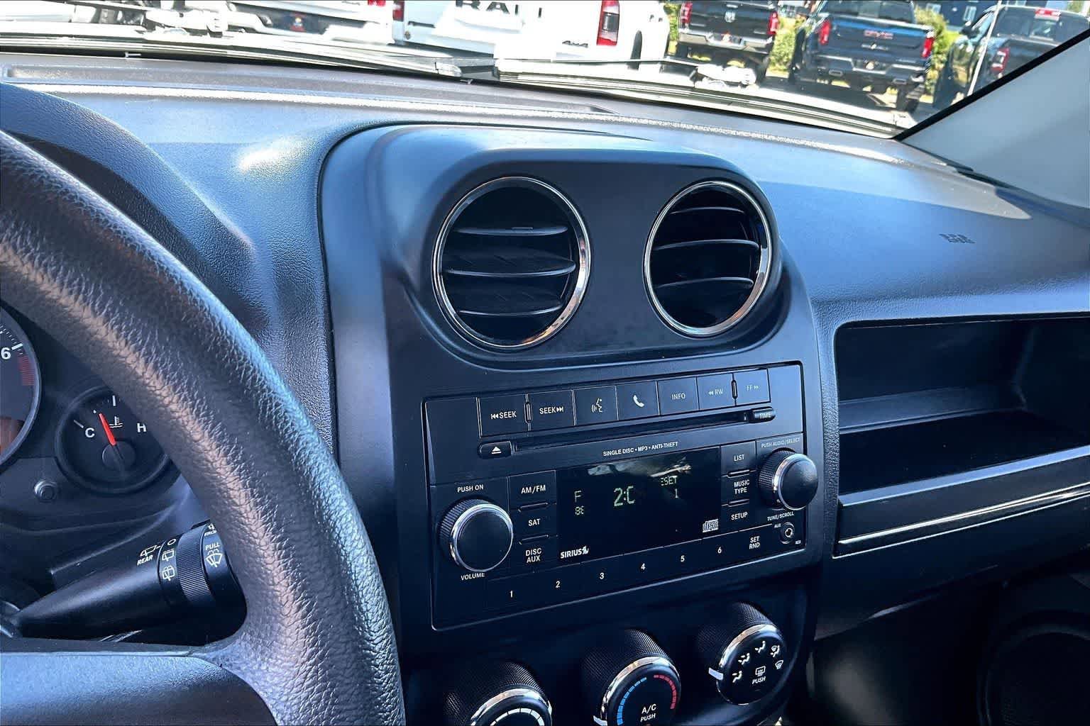 Used 2012 Jeep Compass Sport AWD/4WD image 27