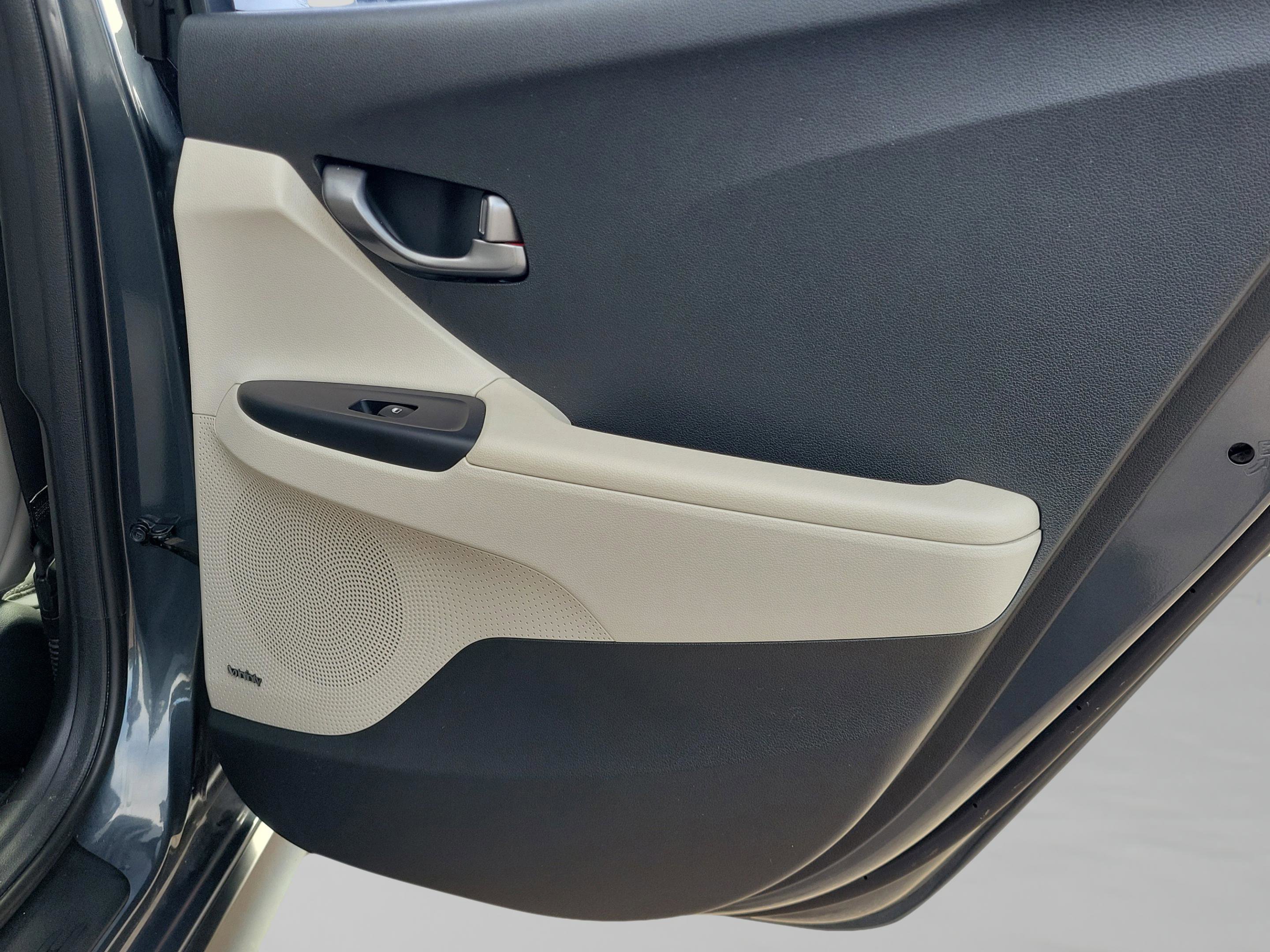 Used 2019 Hyundai Veloster Turbo Ultimate image 10