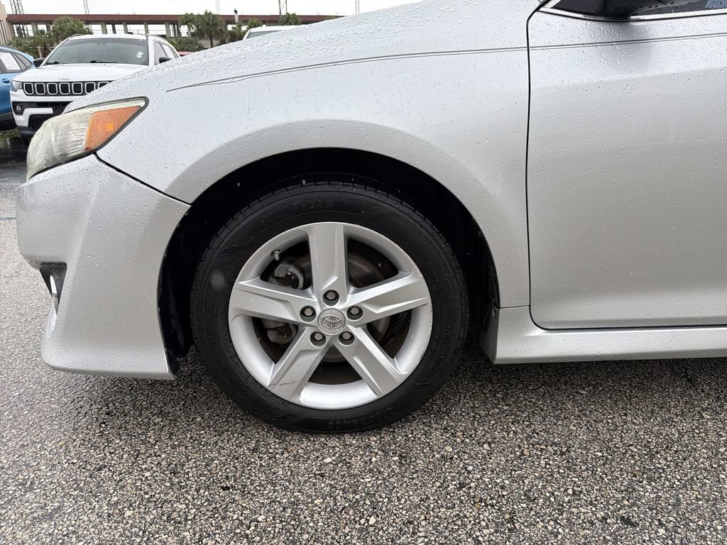 Used 2014 Toyota Camry SE FWD image 33