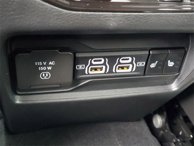 New 2025 Jeep Grand Cherokee Limited w/ Trailer Tow Package image 12