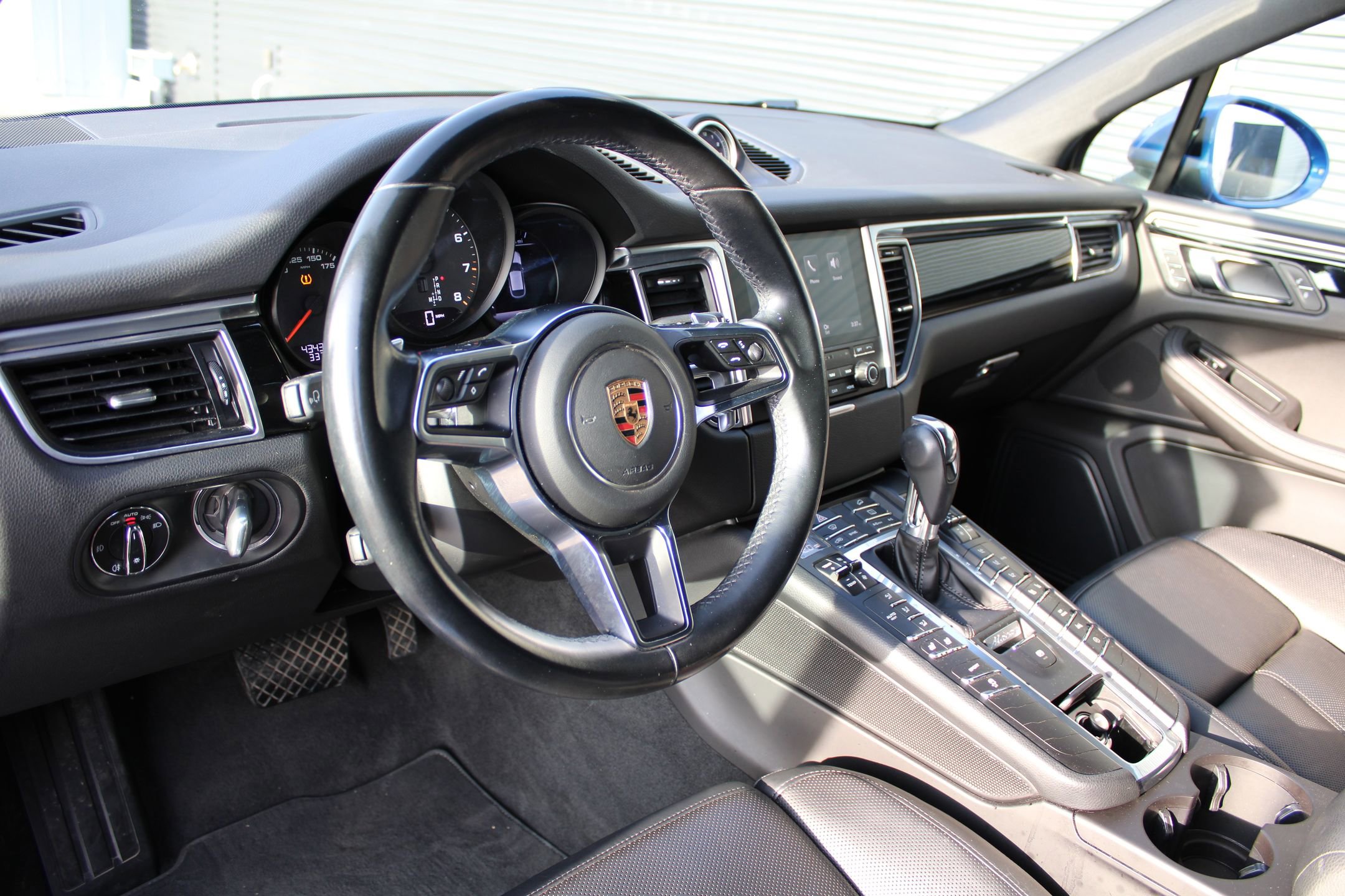 Used 2017 Porsche Macan image 4