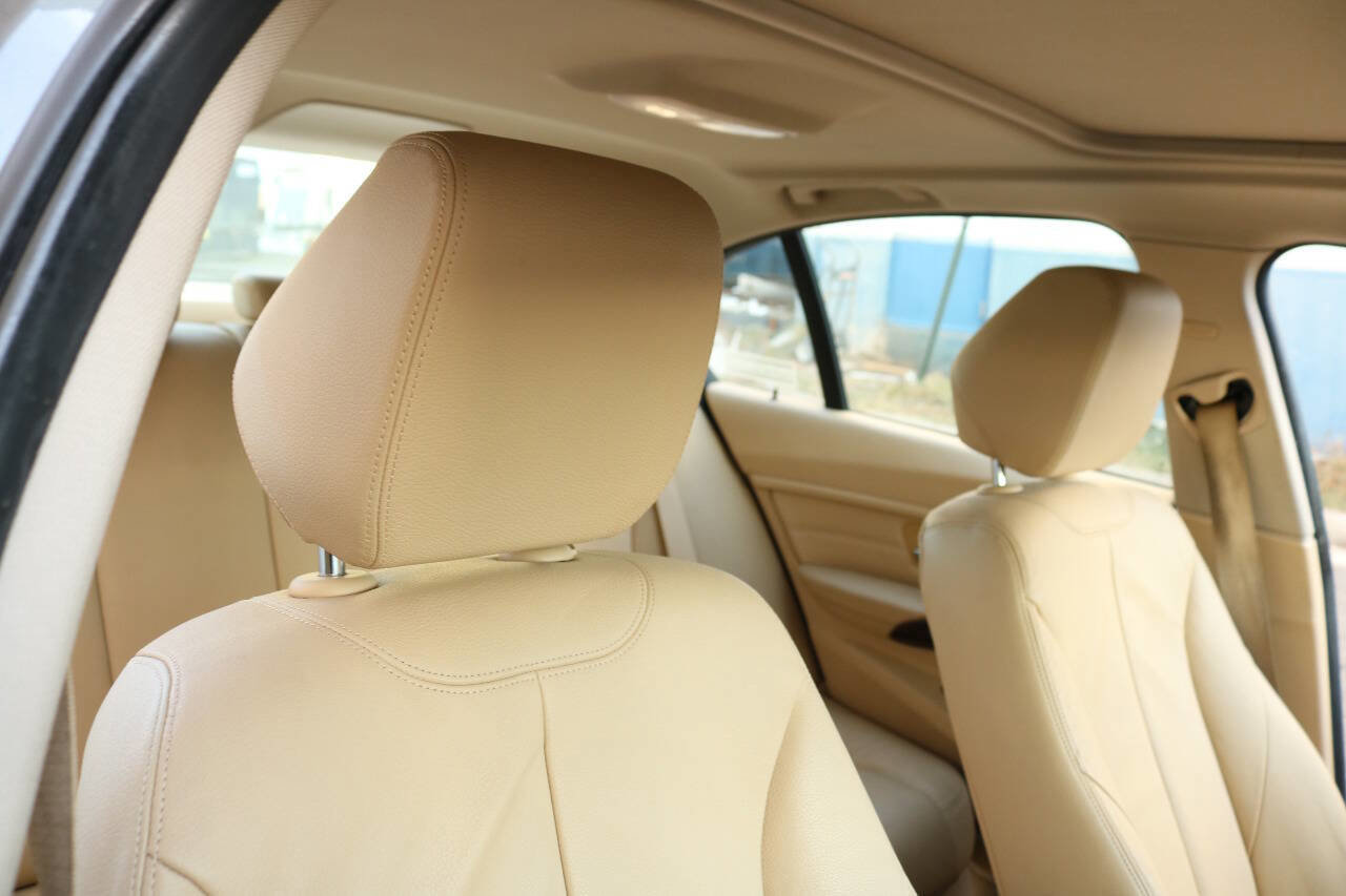Used 2013 BMW 335i Sedan image 25