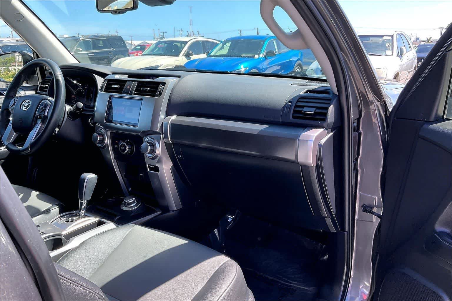 Used 2021 Toyota 4Runner SR5 Premium w/ Moonroof Package AWD/4WD image 23