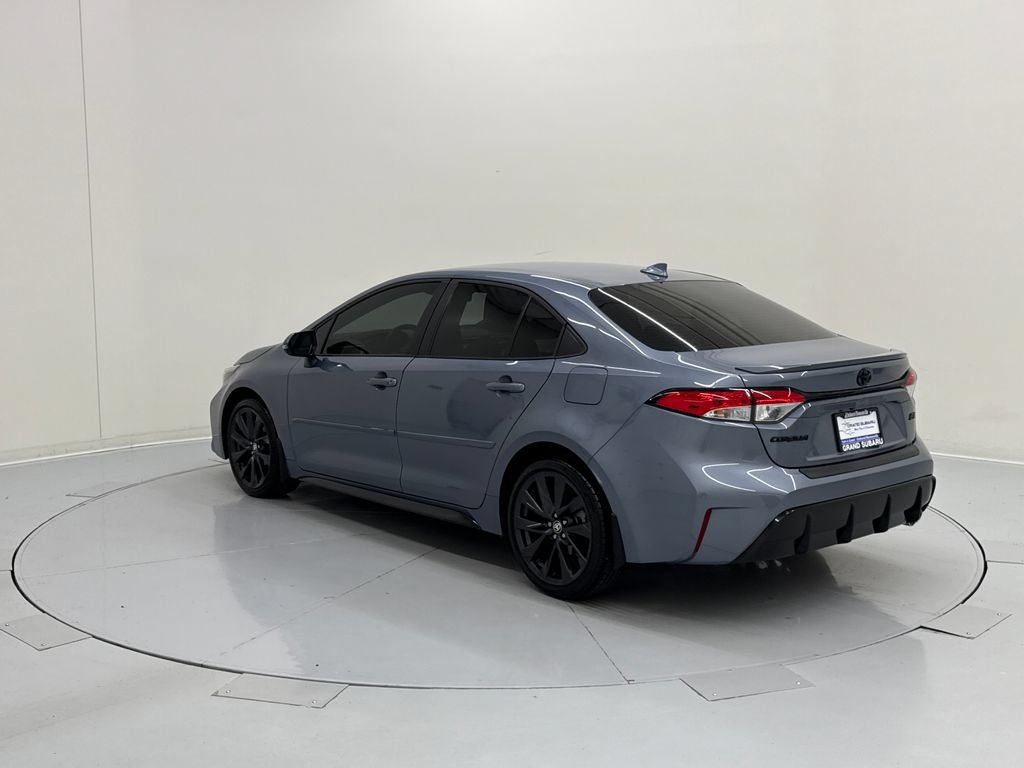 Used 2024 Toyota Corolla SE w/ SE Convenience Package FWD image 4