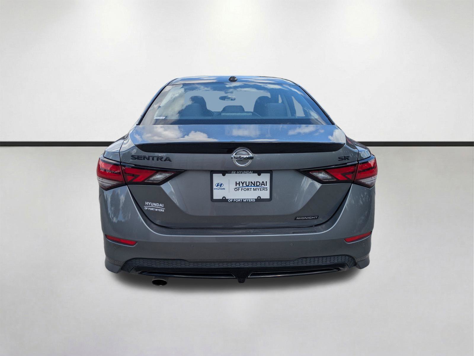 Used 2023 Nissan Sentra SR w/ Midnight Edition Package FWD image 6