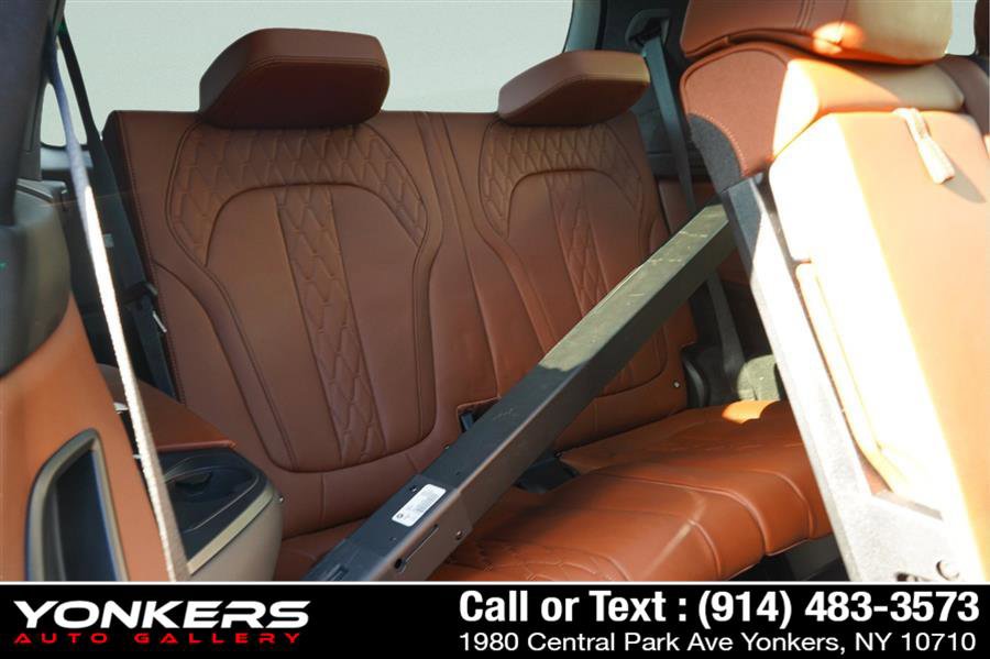 Used 2024 BMW X7 M60i w/ Executive Package image 75