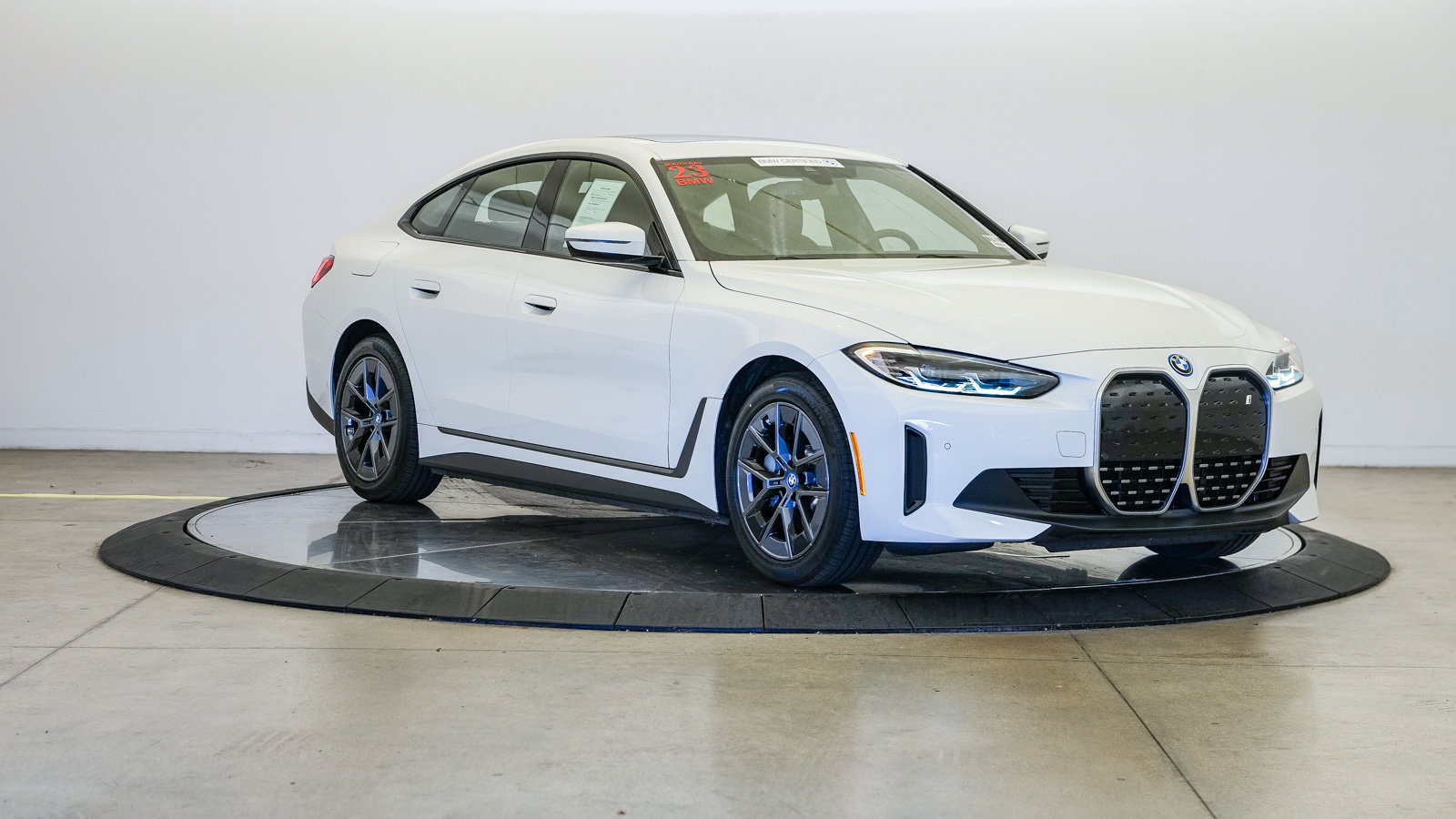 Used 2023 BMW i4 eDrive35 w/ Premium Package RWD image 5