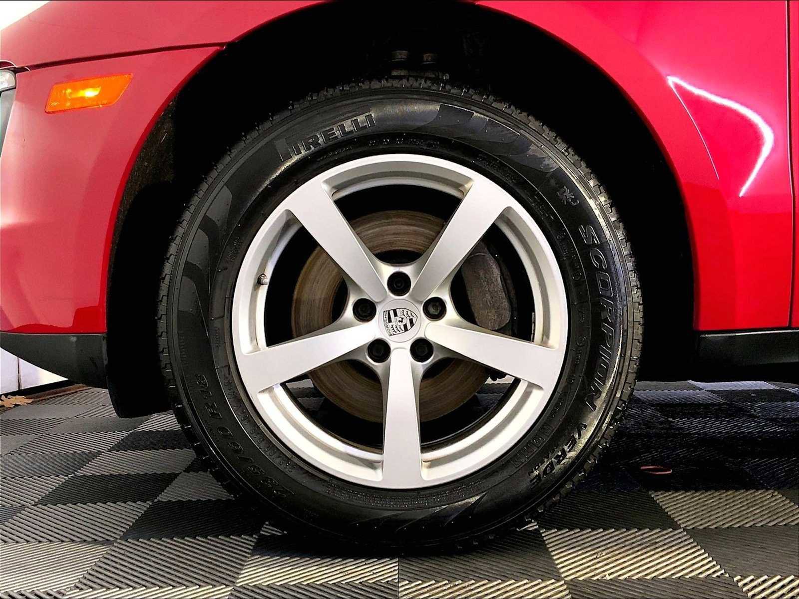 Certified 2017 Porsche Macan image 11