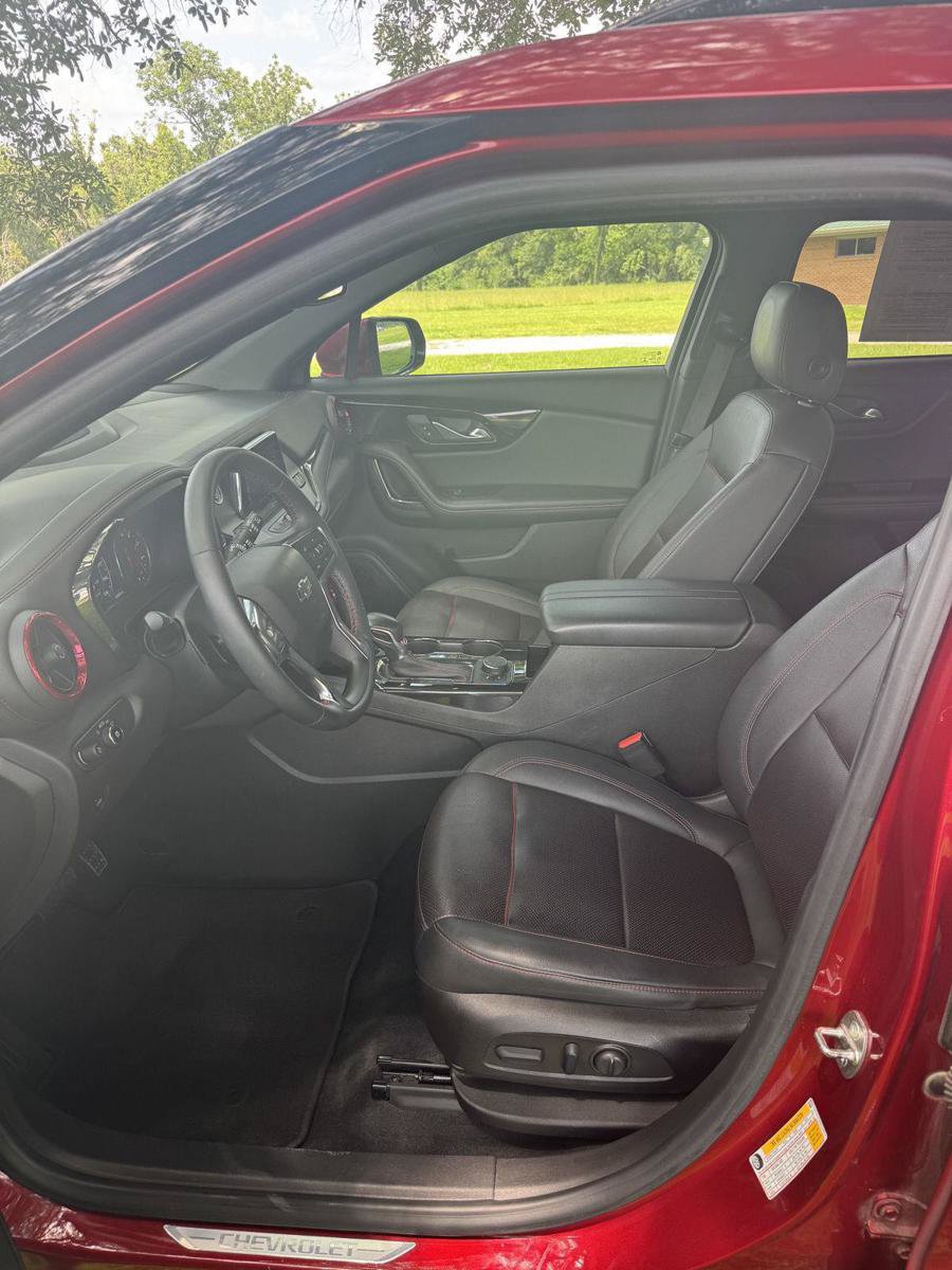 Used 2022 Chevrolet Blazer RS FWD image 9