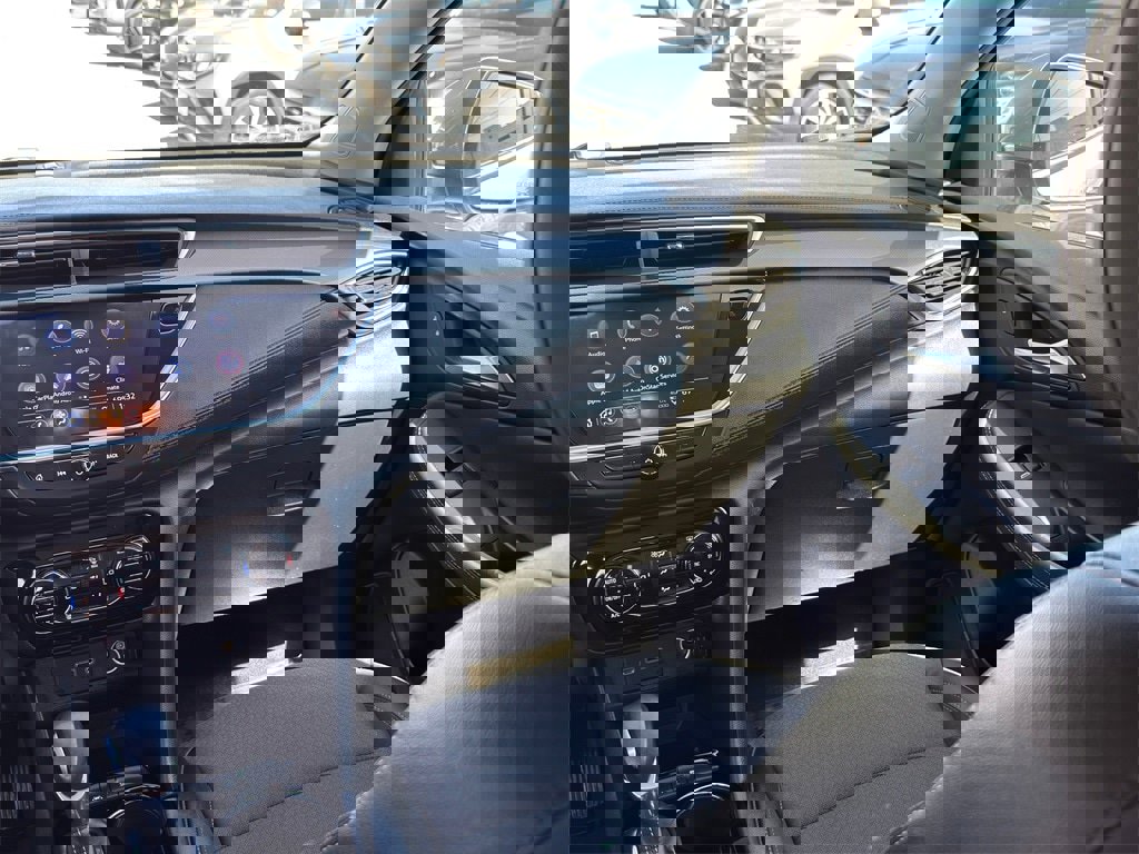 Used 2023 Buick Encore GX Select w/ Sport Touring Package image 28