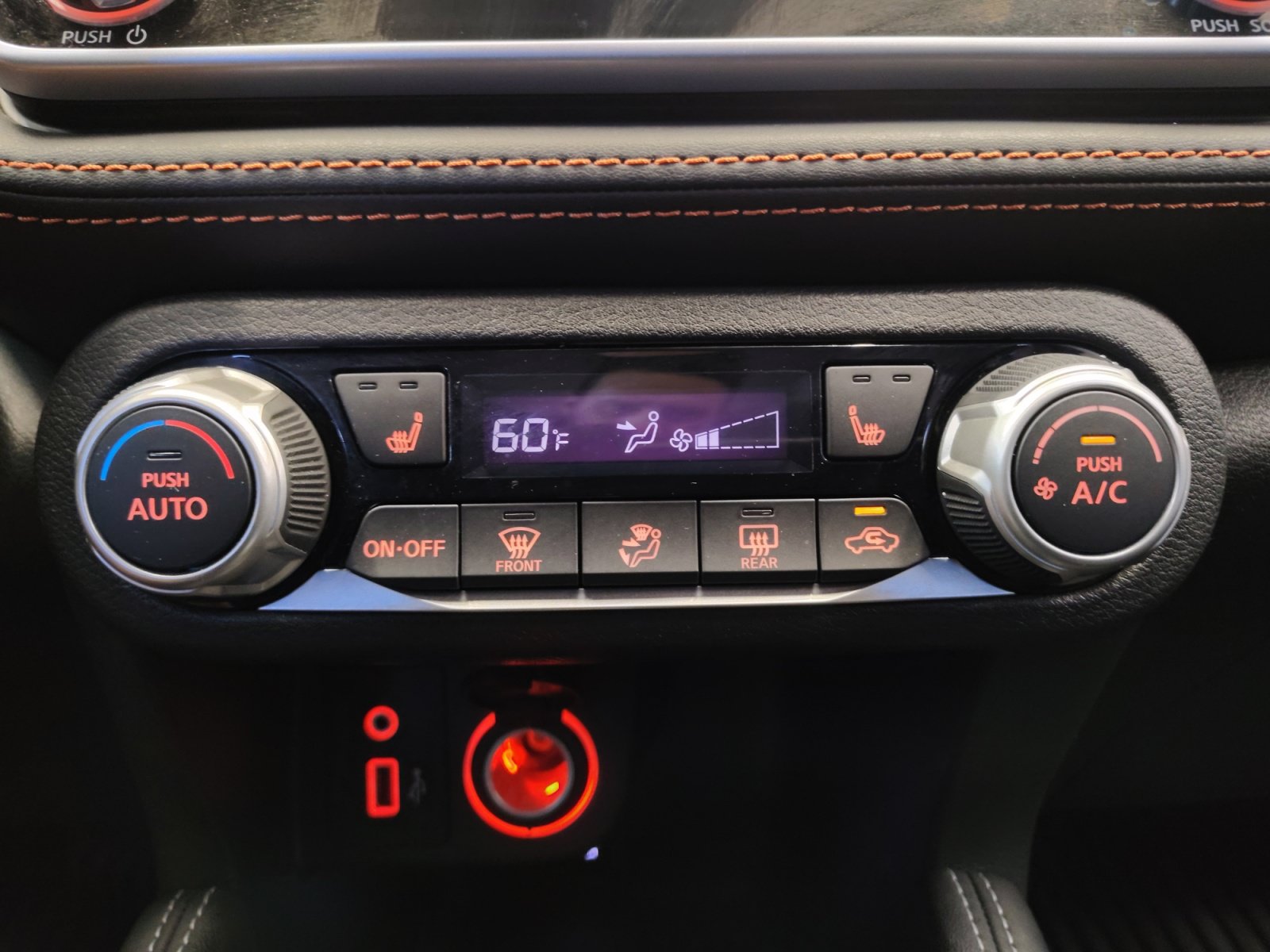 Used 2019 Nissan Kicks SR w/ SR Premium Package FWD image 18