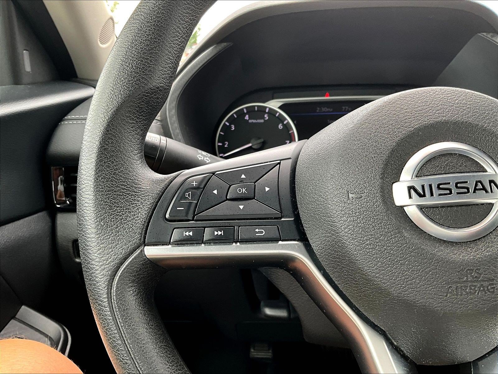 Used 2023 Nissan Sentra SV FWD image 11