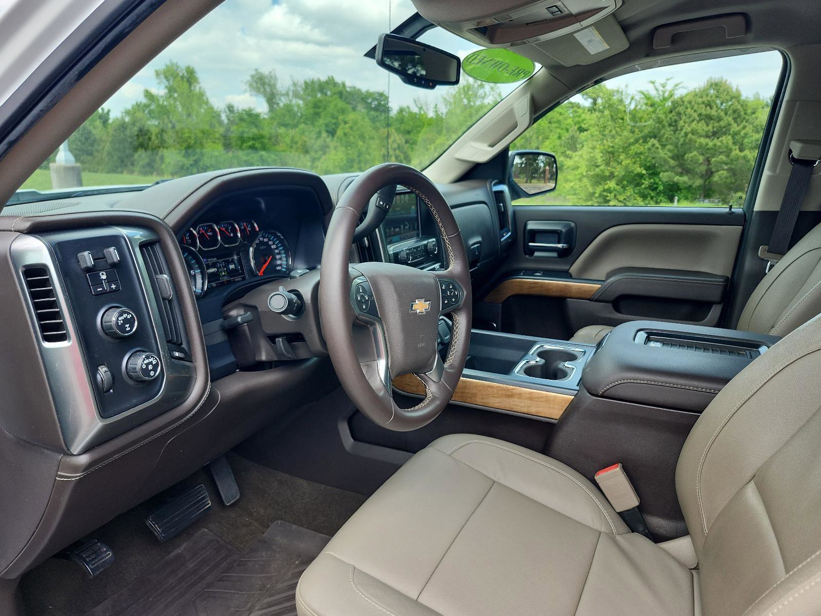Used 2017 Chevrolet Silverado 1500 LTZ AWD/4WD image 15