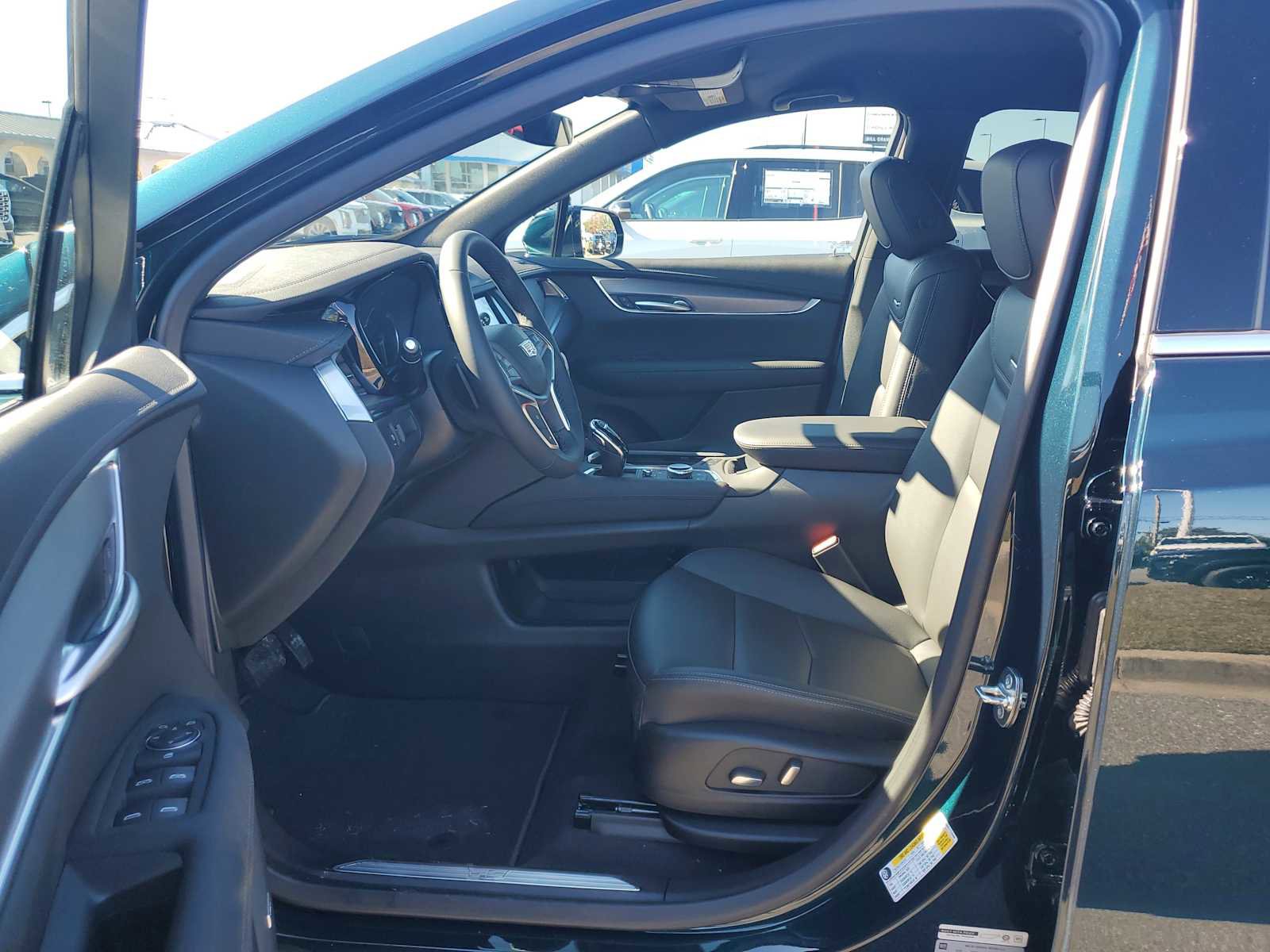 New 2026 Cadillac XT5 Luxury image 13