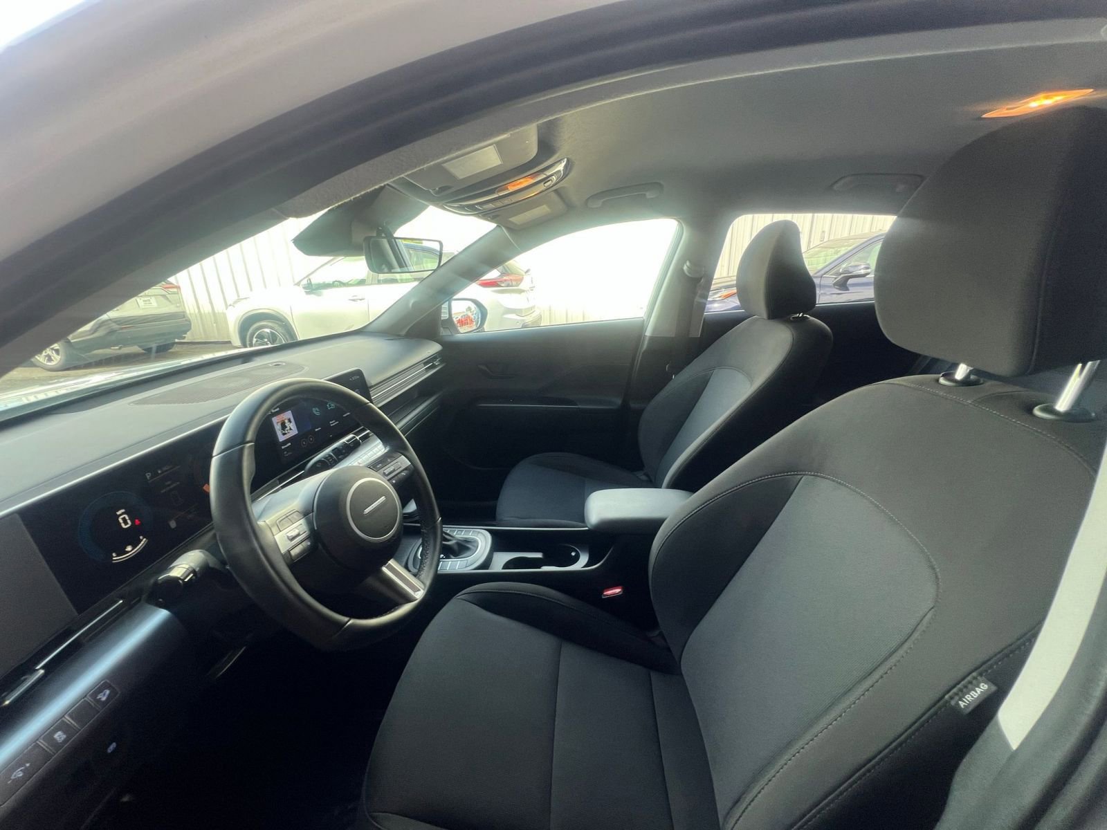 Used 2025 Hyundai Kona SEL image 25