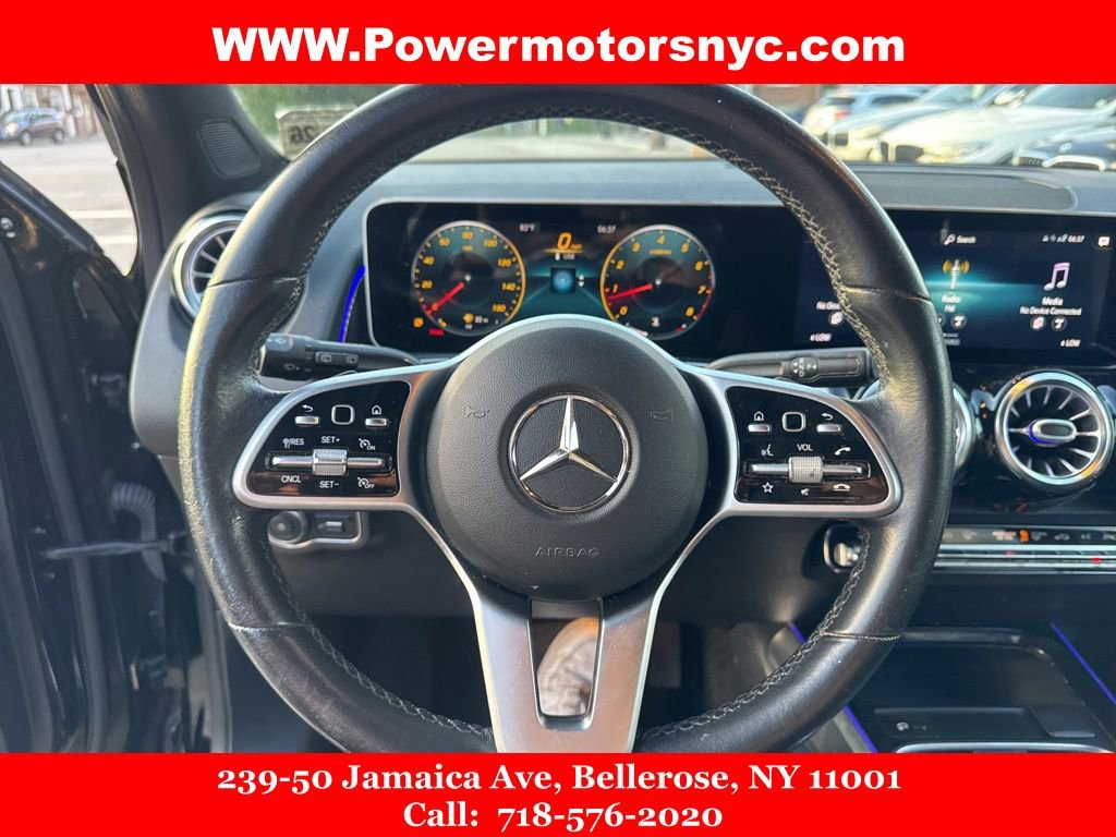 Used 2021 Mercedes-Benz GLB 250 4MATIC w/ Premium Package image 32