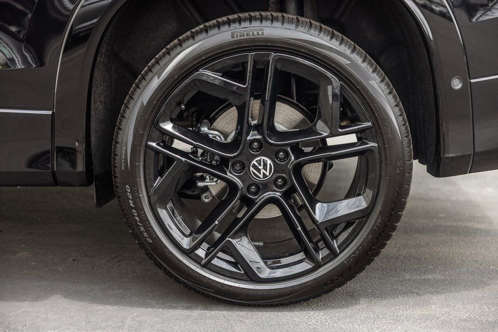 New 2026 Volkswagen Tiguan SE R-Line FWD image 5