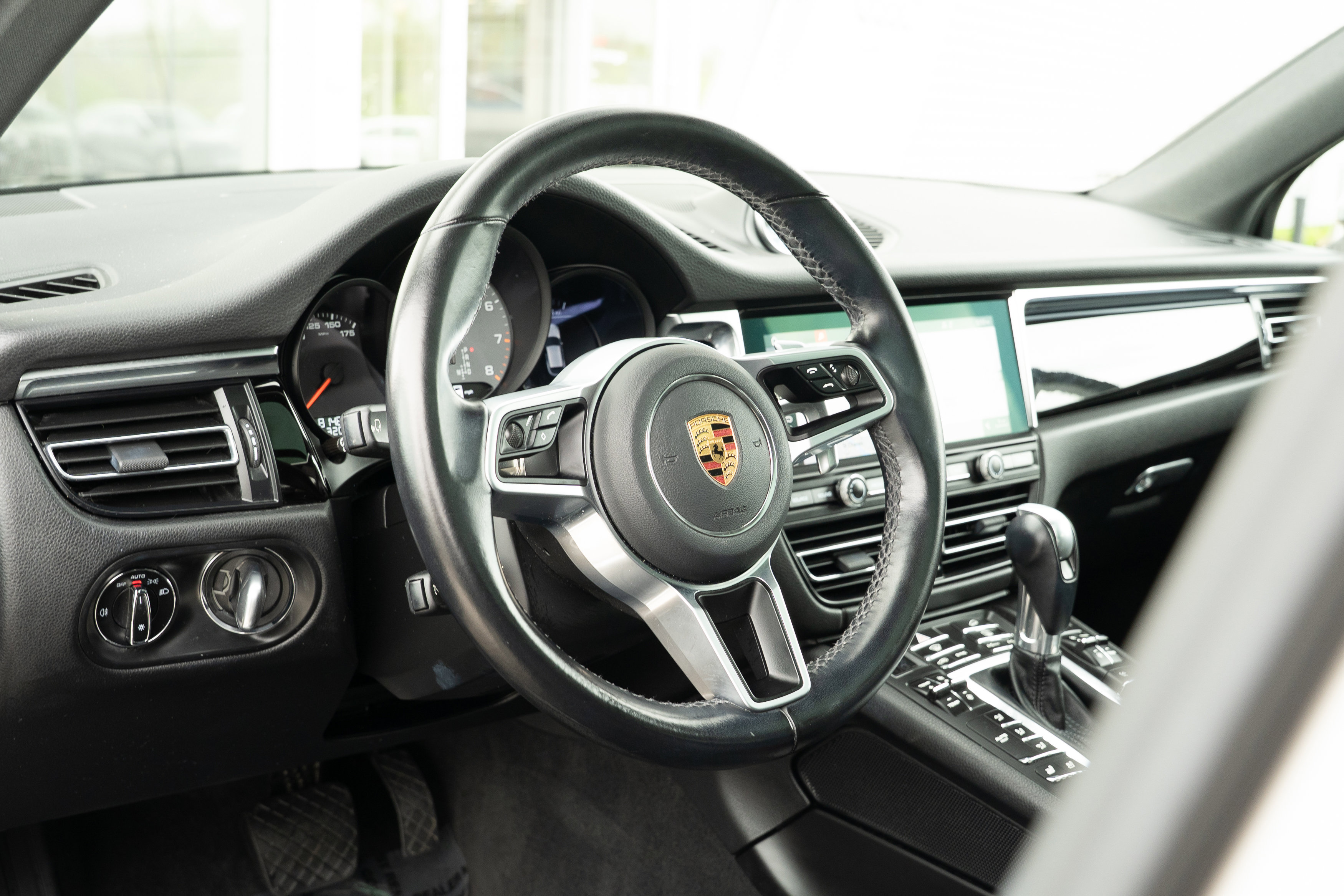 Used 2021 Porsche Macan S AWD/4WD image 11