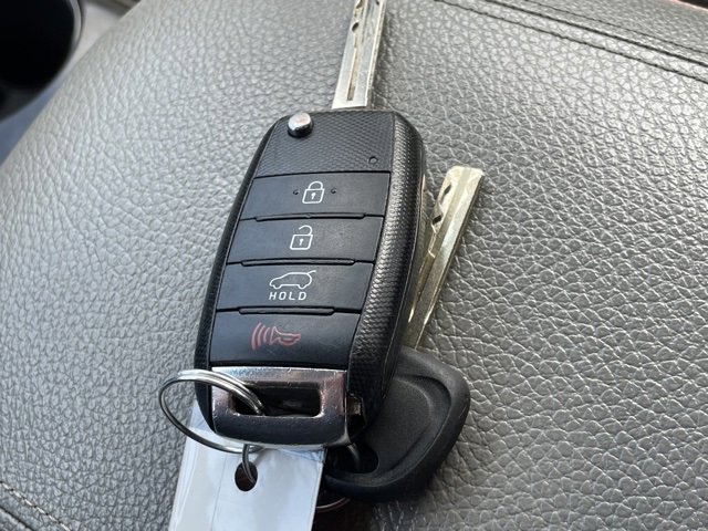 Used 2014 Kia Sorento LX image 30