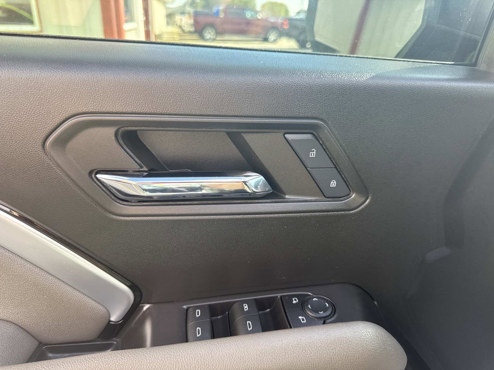 Used 2024 Chevrolet Colorado ZR2 w/ Technology Package image 19