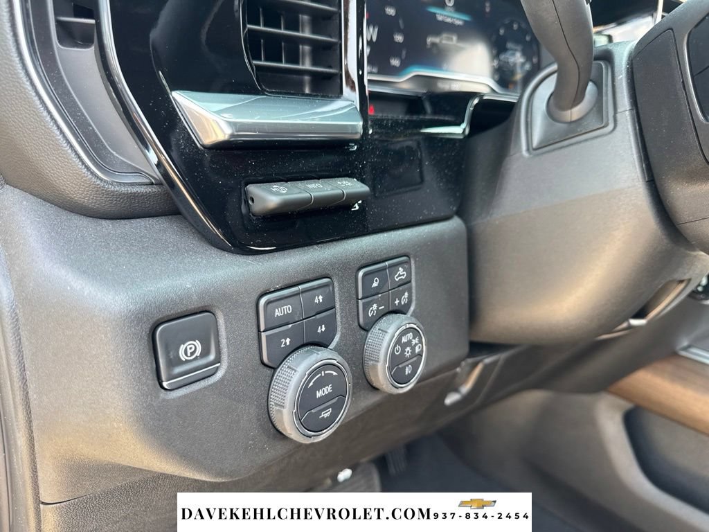 Used 2025 Chevrolet Silverado 3500 High Country w/ High Country Premium Package AWD/4WD image 12