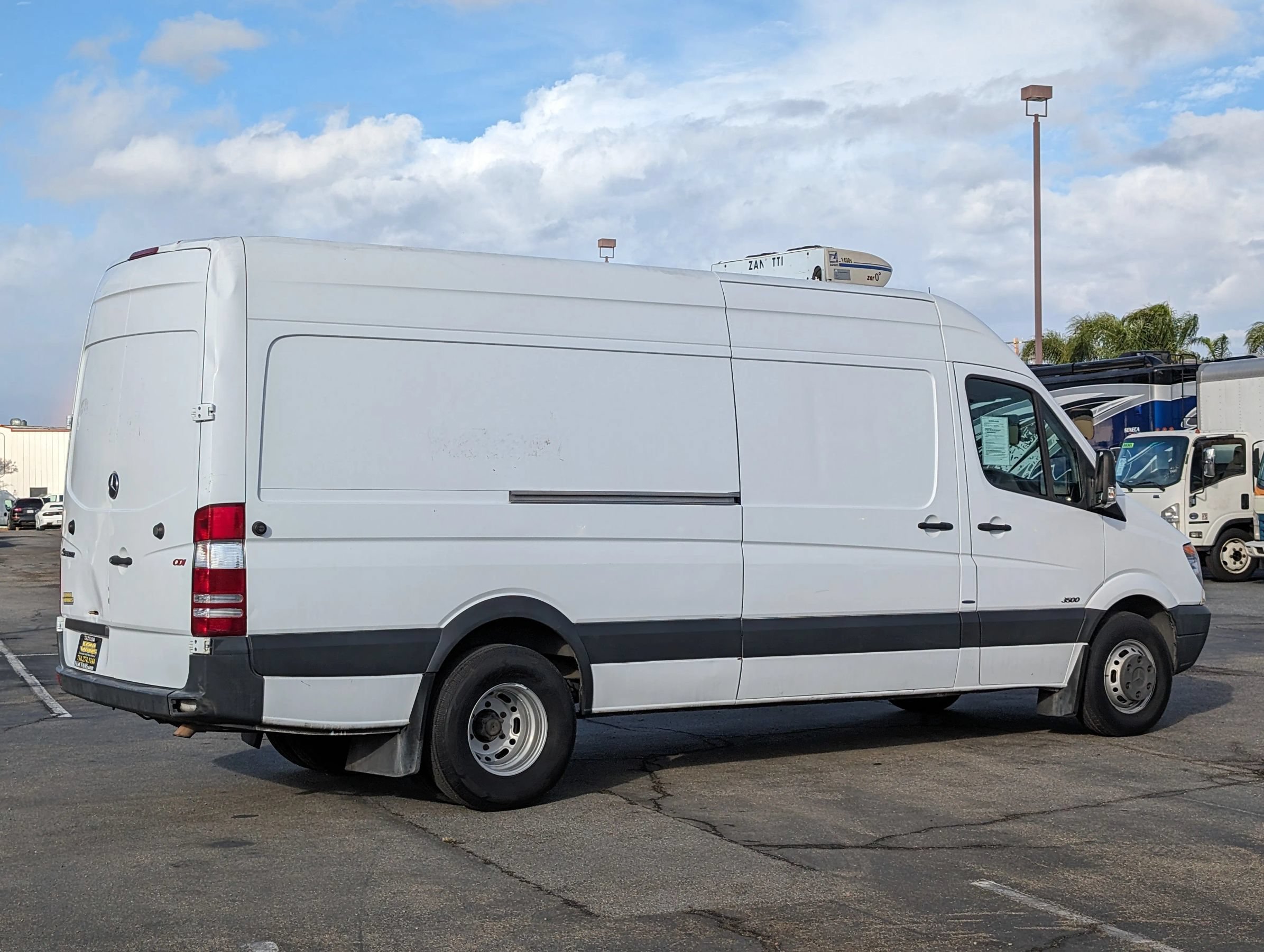Used 2010 Mercedes-Benz Sprinter 3500 image 2