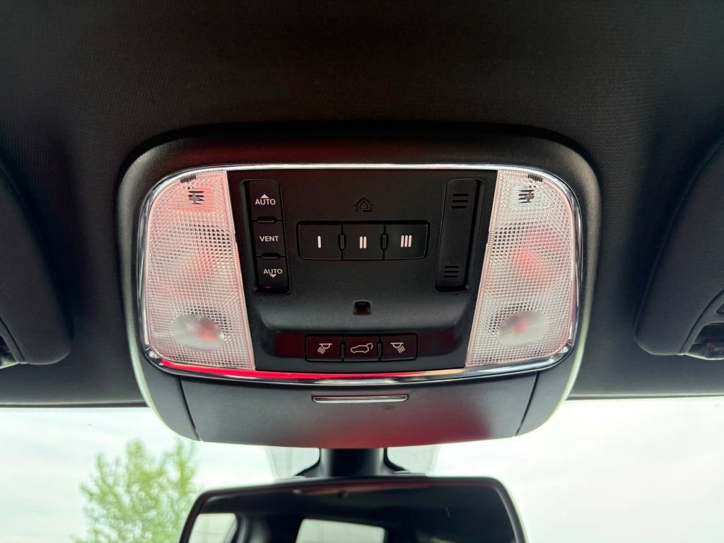 Used 2014 Jeep Grand Cherokee Limited w/ Trailer Tow Group IV AWD/4WD image 23
