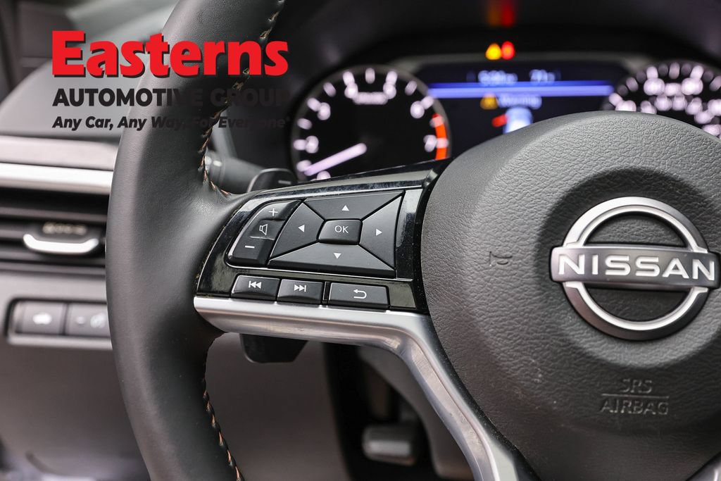 Used 2025 Nissan Altima 2.5 SR w/ SR Premium Package FWD image 16