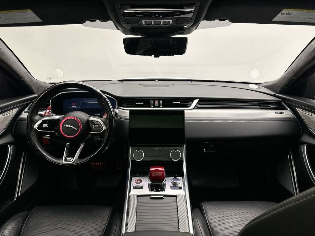 Used 2021 Jaguar XF R-Dynamic SE image 8