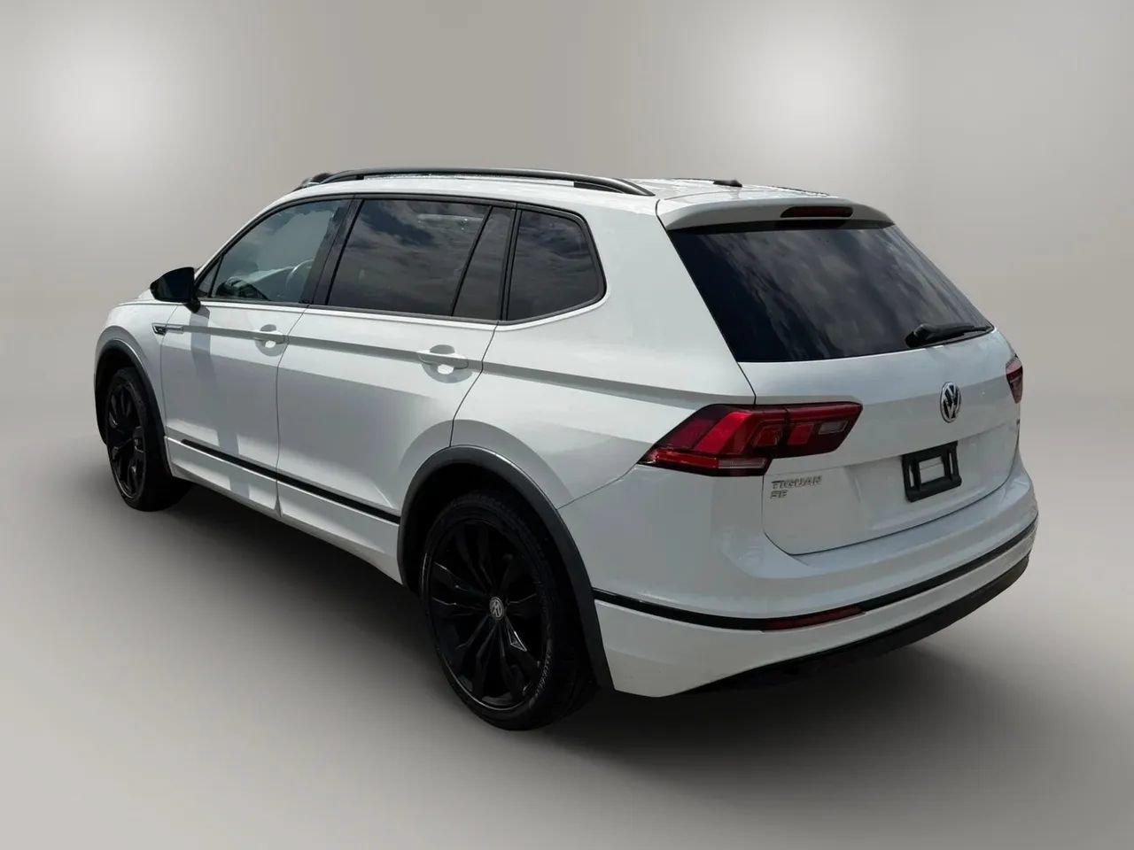 Used 2020 Volkswagen Tiguan SE R-Line w/ 3rd Row Seat Package AWD/4WD image 5