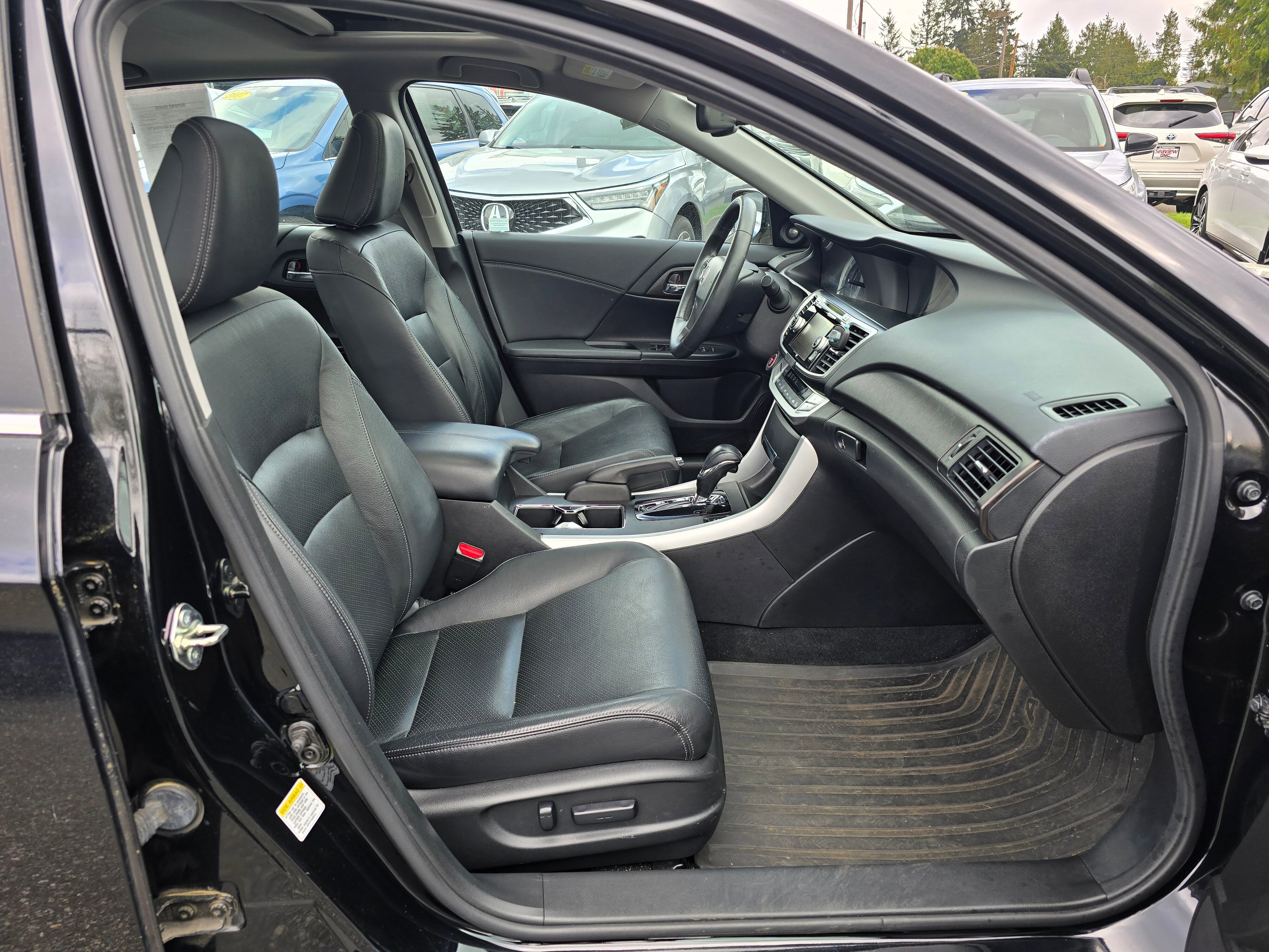 Used 2015 Honda Accord EX-L image 11