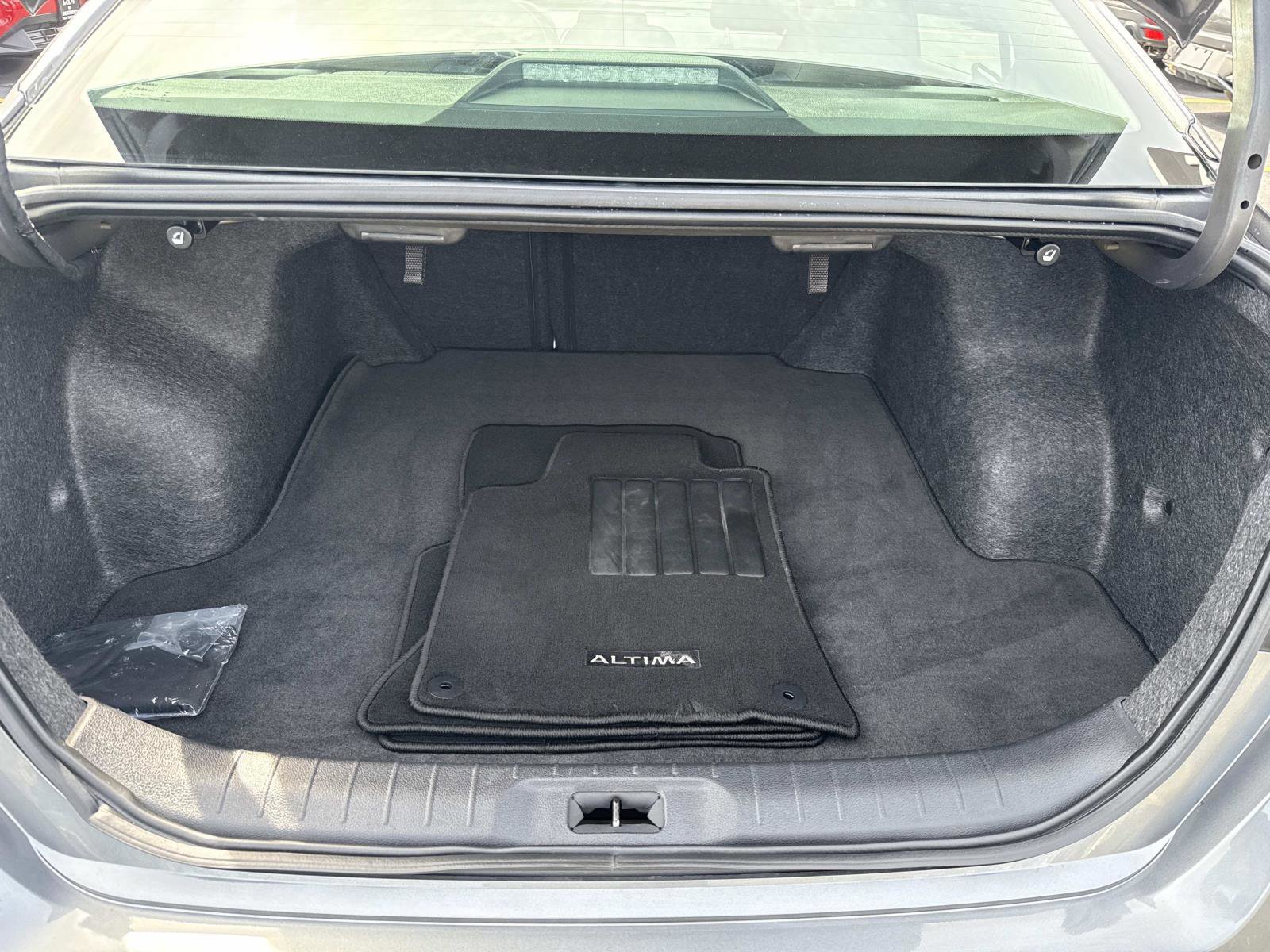 Used 2024 Nissan Altima 2.5 SV image 7