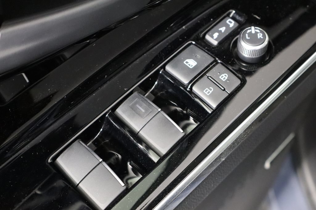 Used 2023 Subaru Solterra AWD image 19