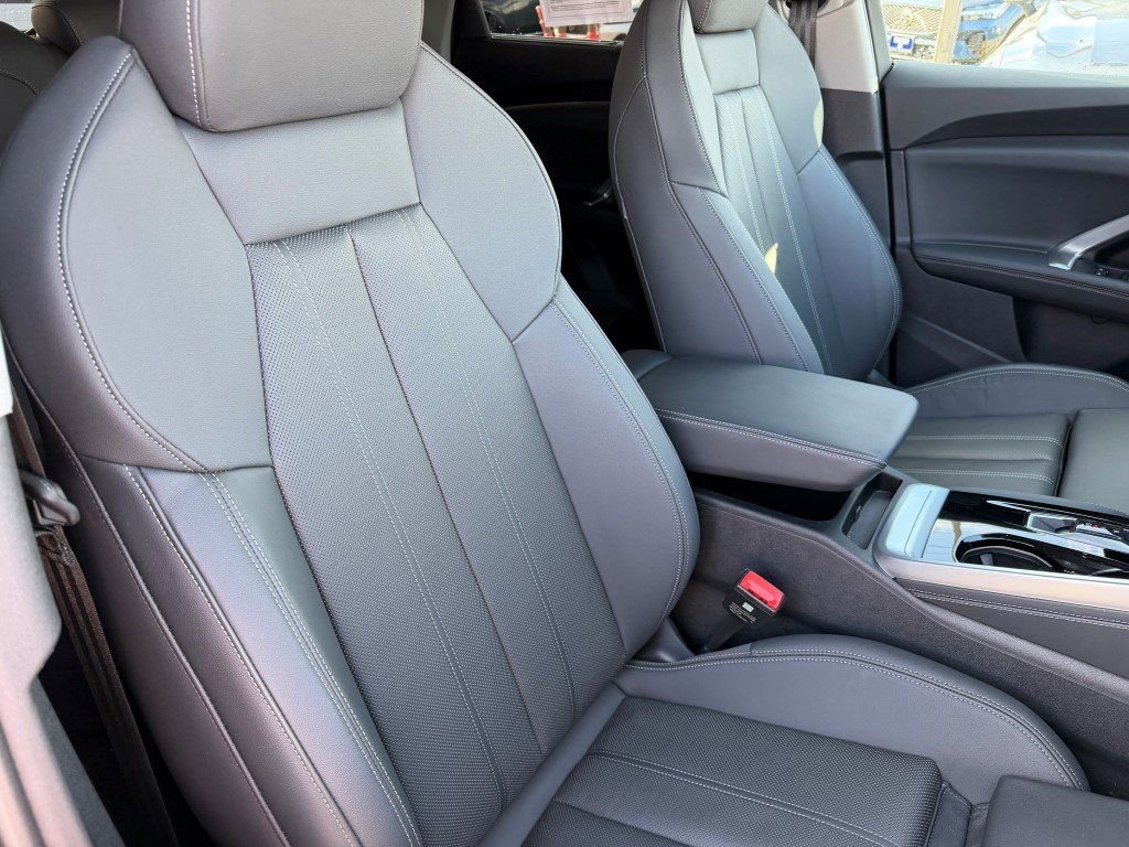 Certified 2025 Audi Q5 Premium Plus image 16