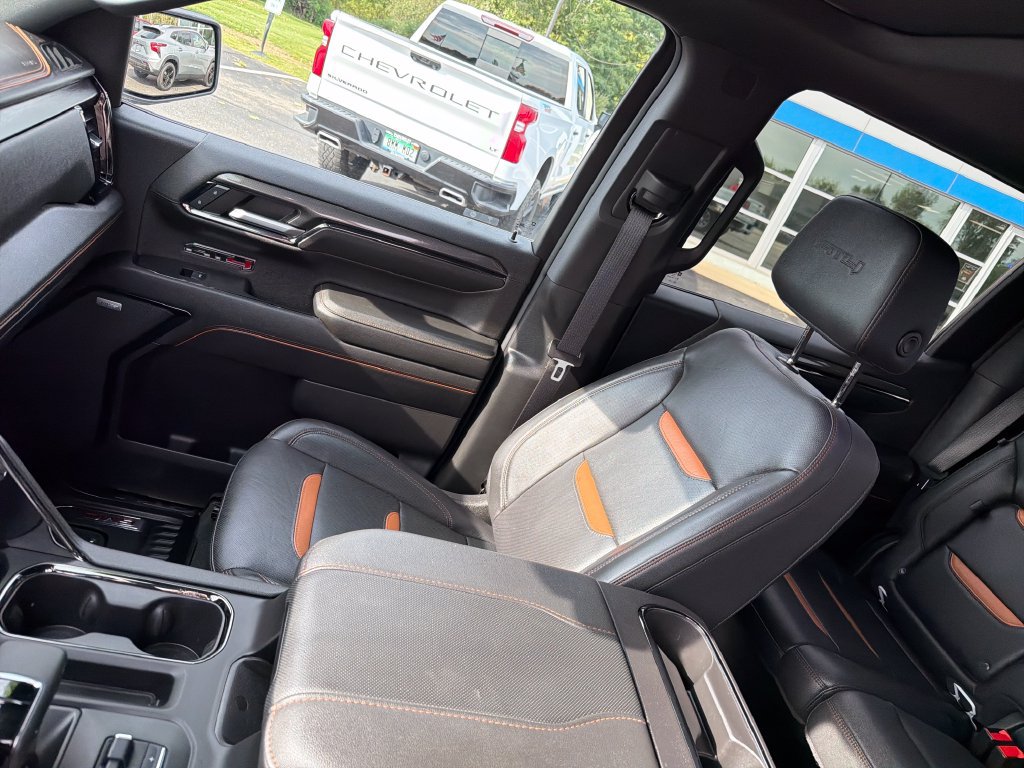 Used 2024 GMC Sierra 1500 AT4 w/ Technology Package AWD/4WD image 17