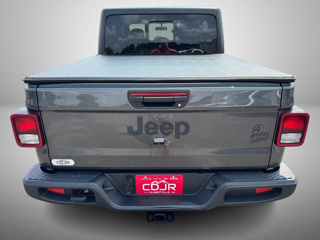 Used 2023 Jeep Gladiator Overland AWD/4WD image 7