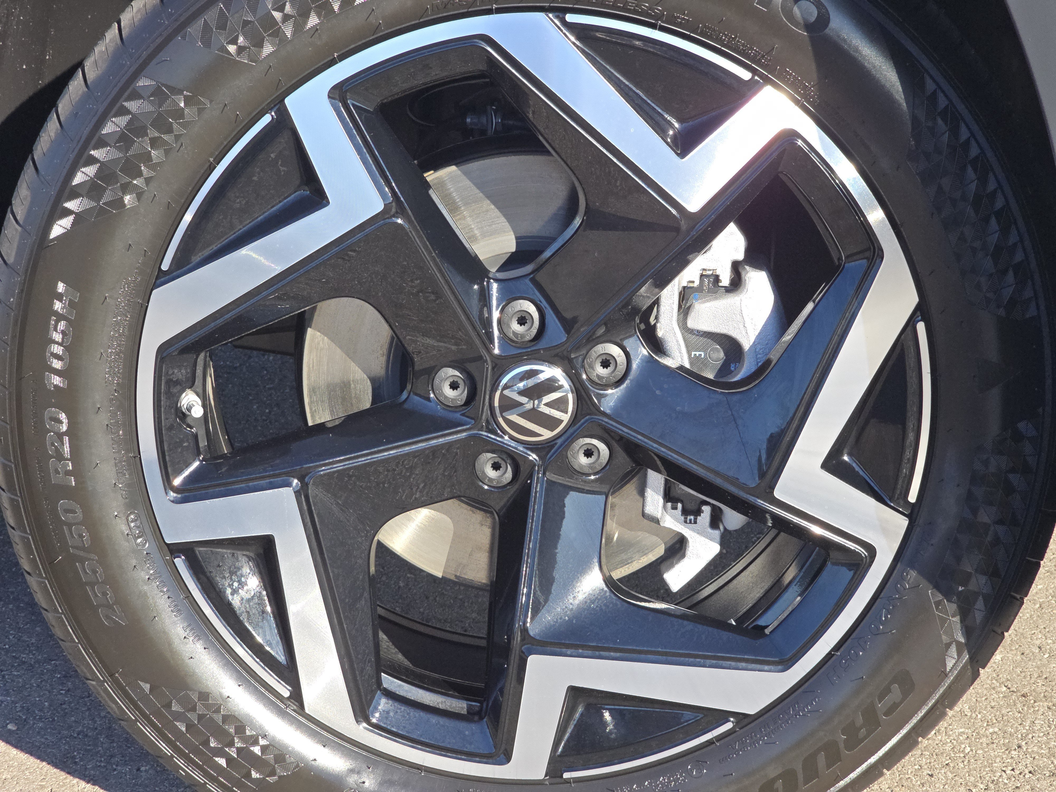 New 2027 Volkswagen Atlas SEL R-Line AWD/4WD image 16
