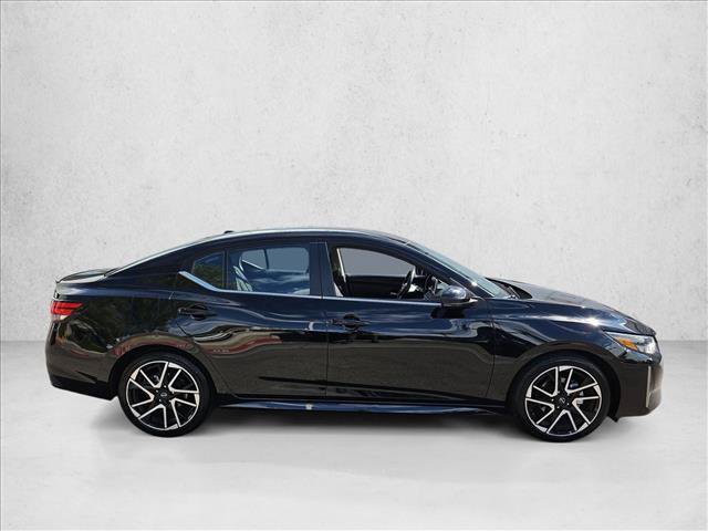Used 2025 Nissan Sentra SR FWD image 4