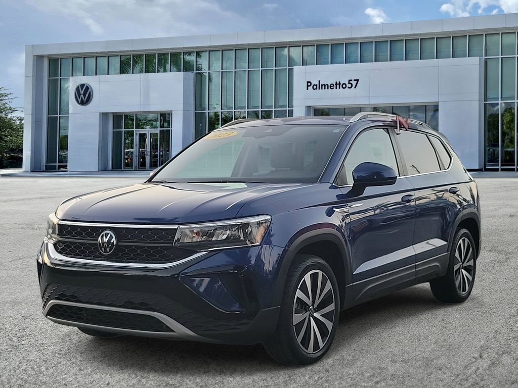 Certified 2023 Volkswagen Taos SE image 3