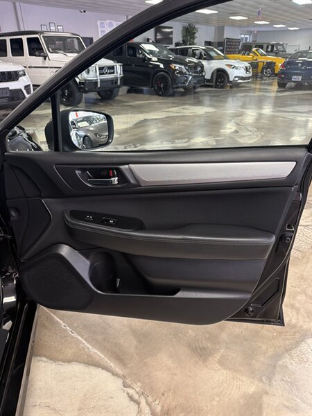 Used 2019 Subaru Legacy 2.5i Premium AWD/4WD image 15