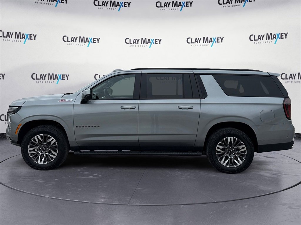 Used 2025 Chevrolet Suburban Z71 image 2