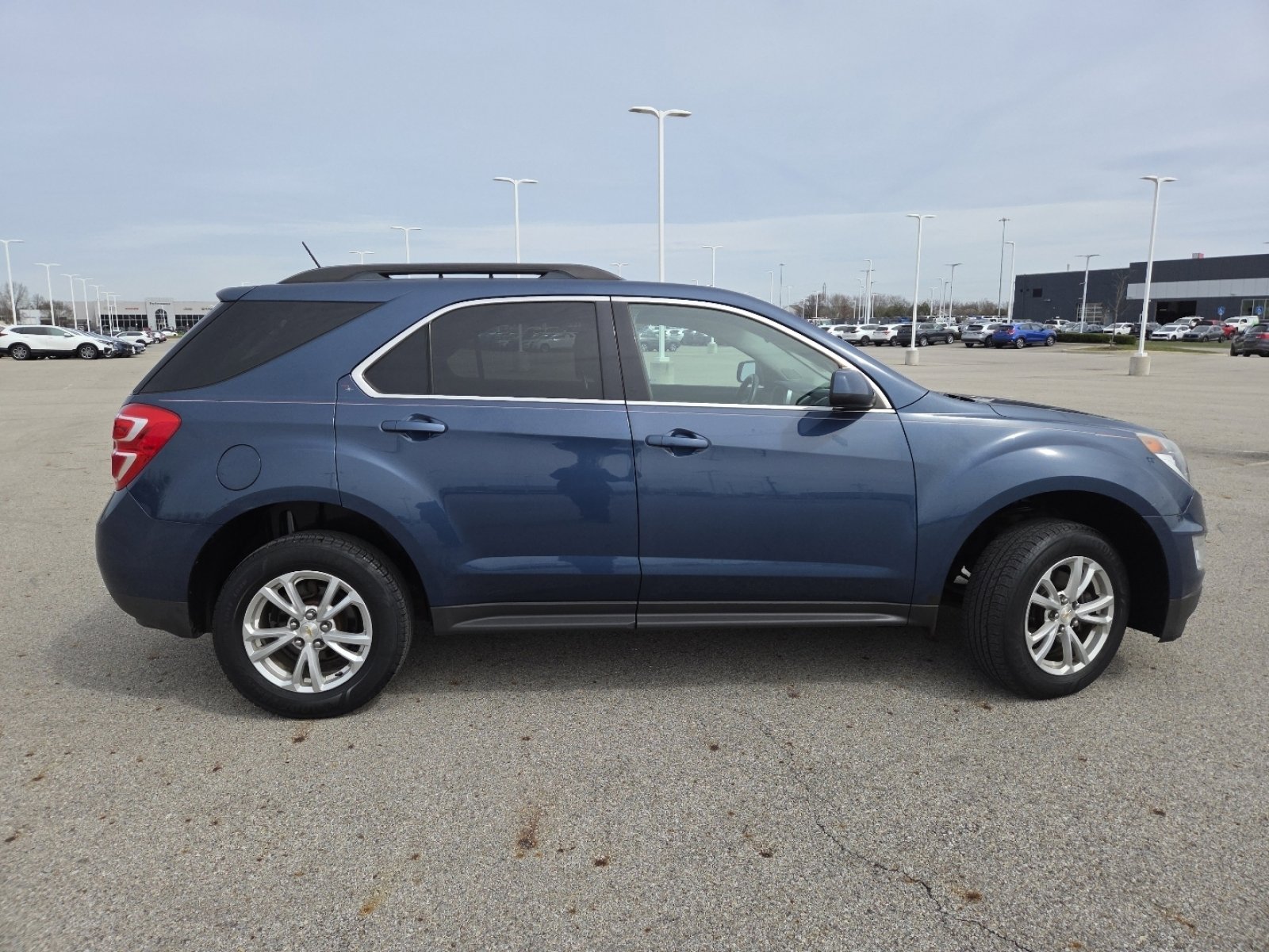 Used 2017 Chevrolet Equinox LT w/ Convenience Package FWD image 16