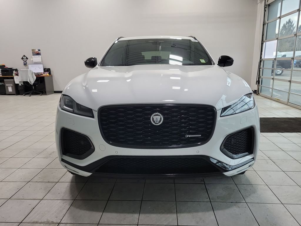 Used 2025 Jaguar F-PACE R-Dynamic S image 5