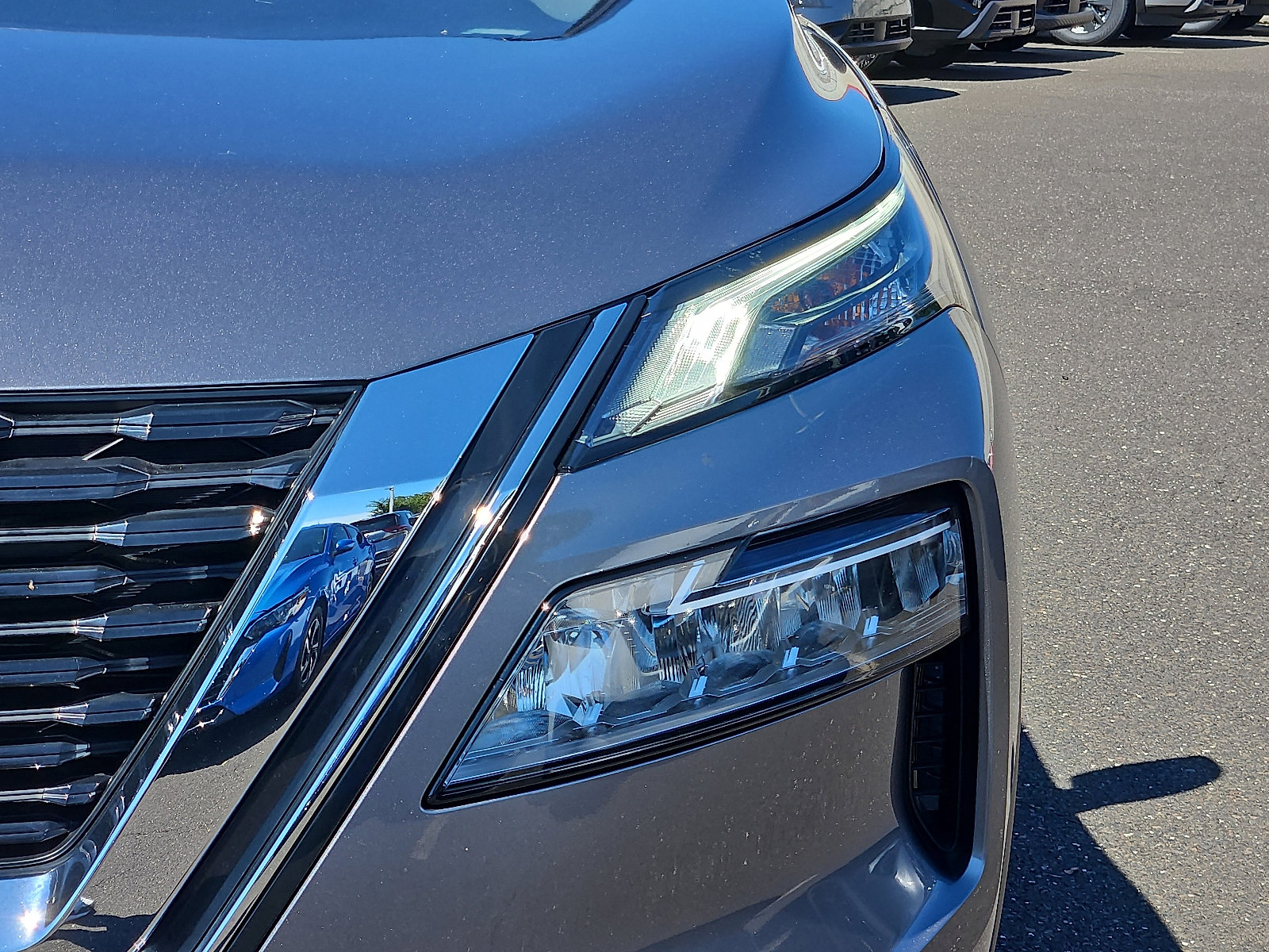 Certified 2023 Nissan Rogue SV image 9