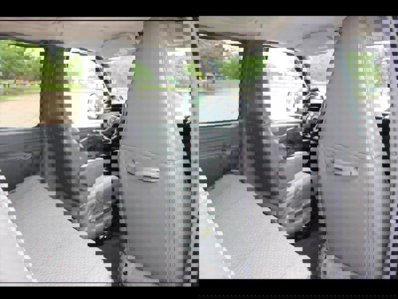 Used 2025 Chevrolet Express 3500 LS RWD image 18