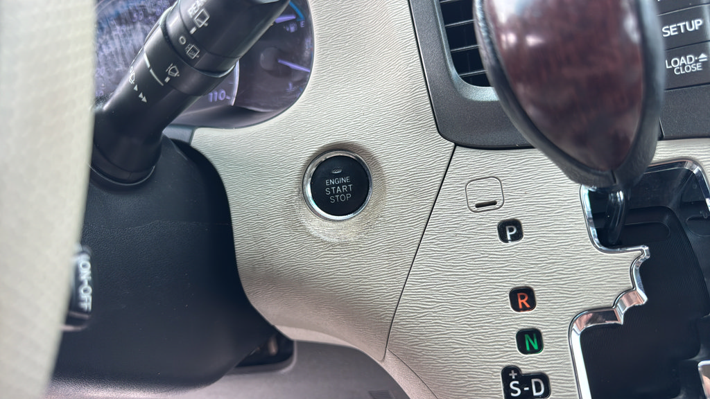 Used 2011 Toyota Sienna XLE w/ Premium Pkg FWD image 24