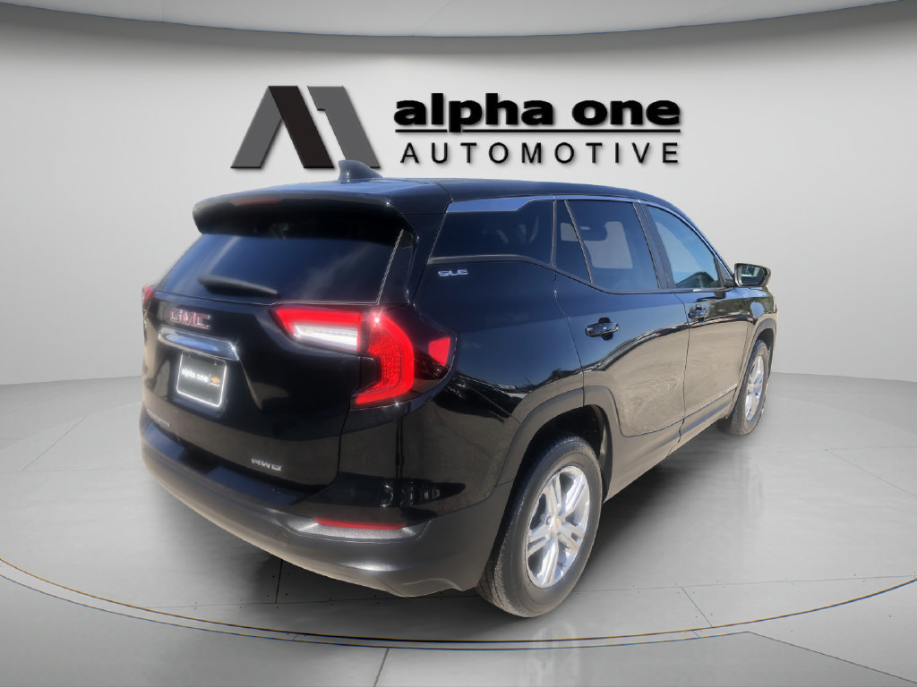 Used 2024 GMC Terrain SLE AWD/4WD image 4