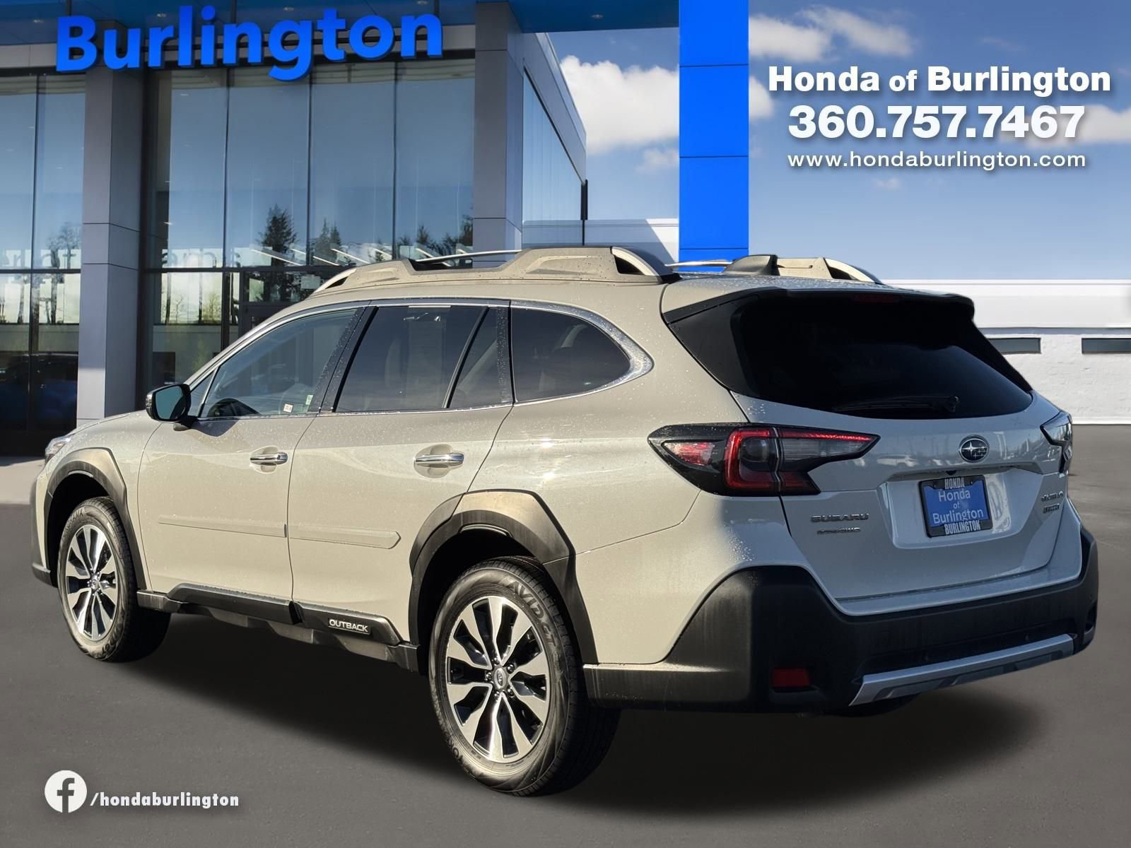 Used 2023 Subaru Outback Touring image 4