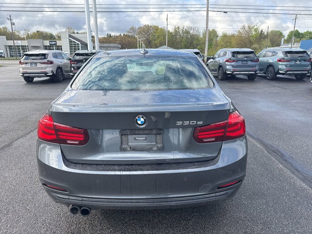 Used 2018 BMW 330e w/ Convenience Package RWD image 21